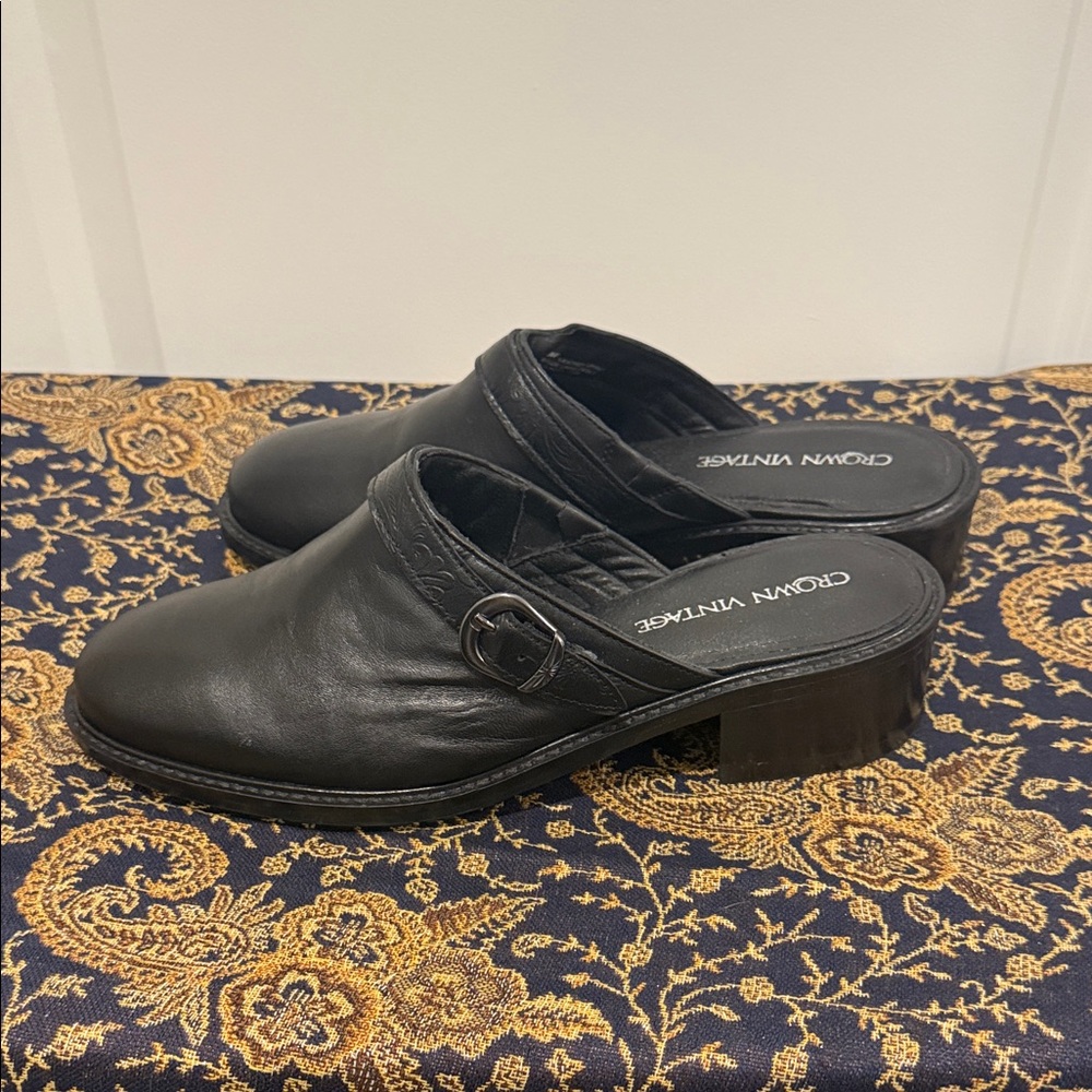 NEW Crown Vintage Black Leather Mules / Clogs, size 10 (EU 41.5)